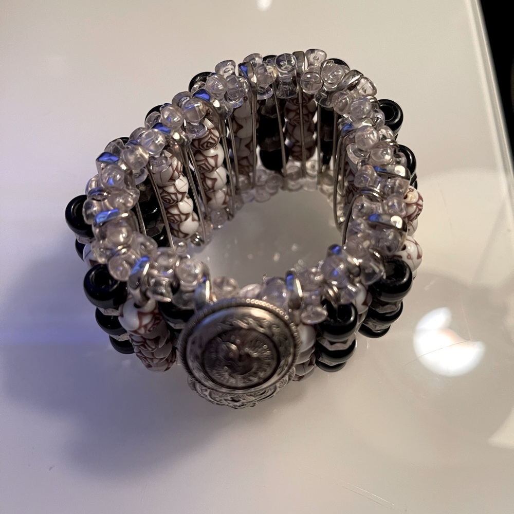 Women’s Safety Pin Beaded Bracelets - Picture 6 of 14